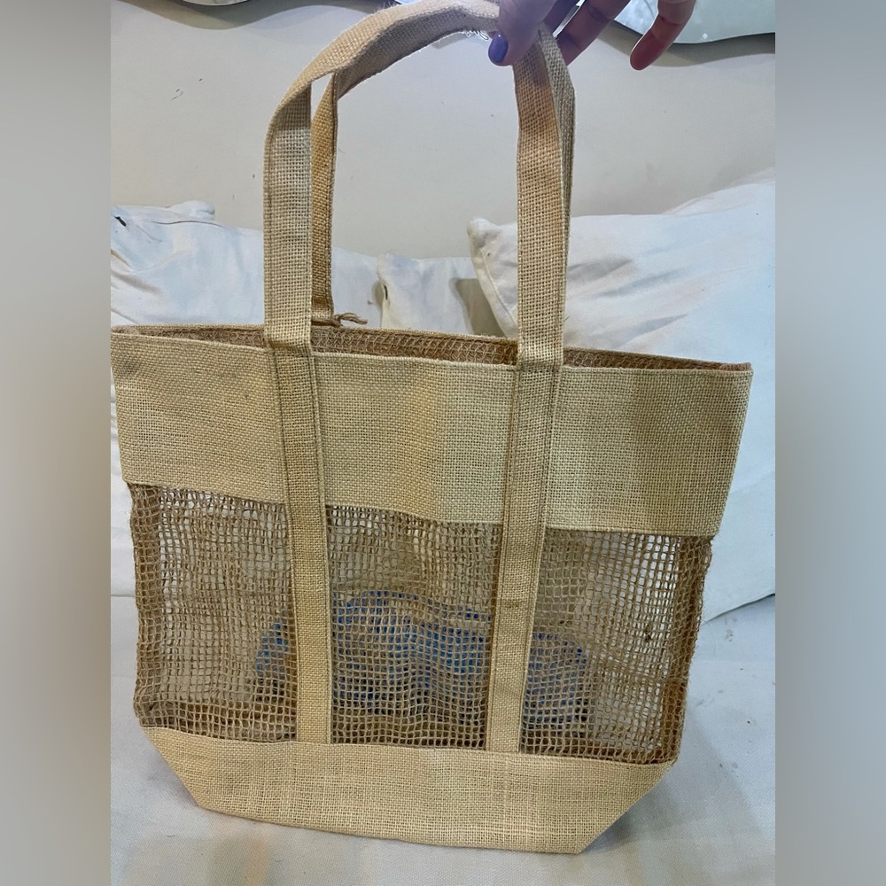 BrandNew Beach bag or handbags for everyday use. Please see photo for the size
